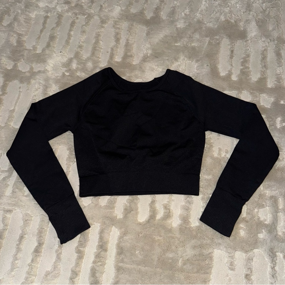 Wave Cropped Long Sleeve Workout Top